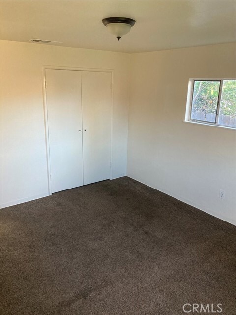 Building Photo - 980 C