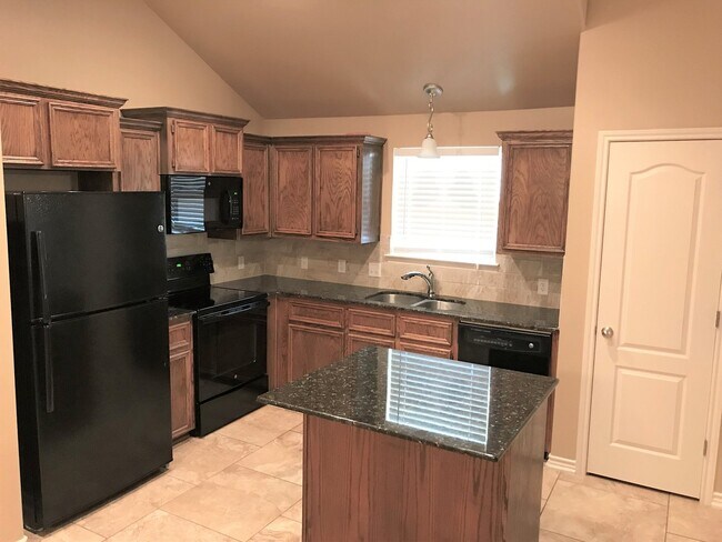 Building Photo - Beautiful 2 bed/2 bath near Fort Hood near Clear Creek in Killeen!