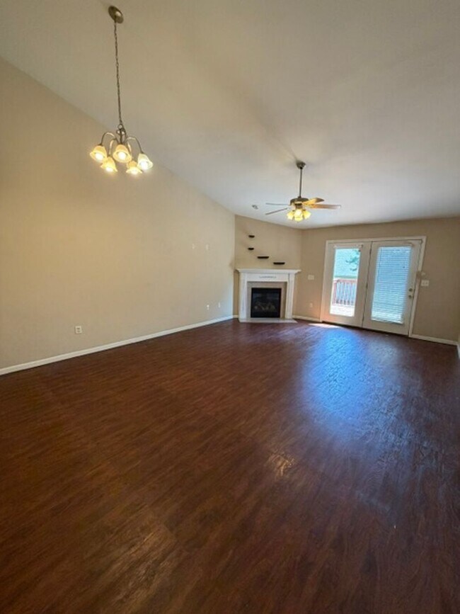 Building Photo - 10925 Upland Terrace