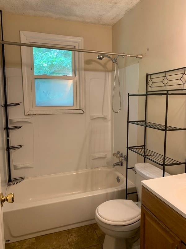 Building Photo - 4201 Dinglewood Ave