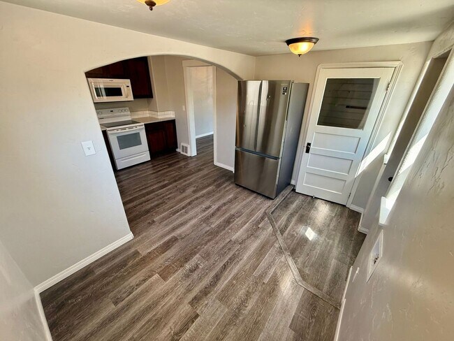 Building Photo - Charming 2-Bedroom Home with Patio, Storage & Plenty of Parking