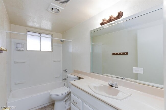 Building Photo - 232 Hillcrest Dr