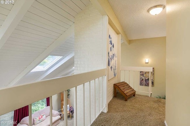 Building Photo - 15 Britten Ct