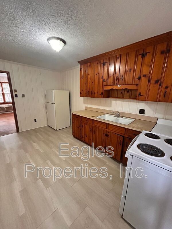 Building Photo - 413 Beech St