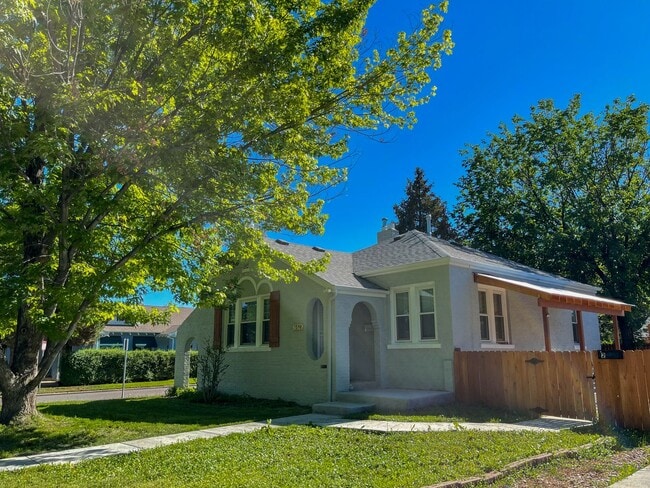 Building Photo - 1590 Tamarac St