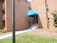 Building Photo - 904 Brightwood Manor Dr