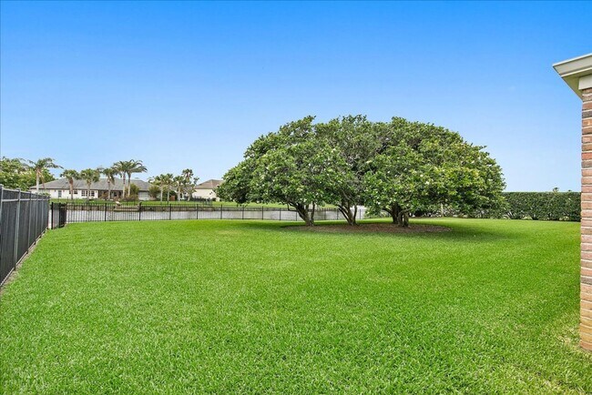 Building Photo - 16 Lavista Dr