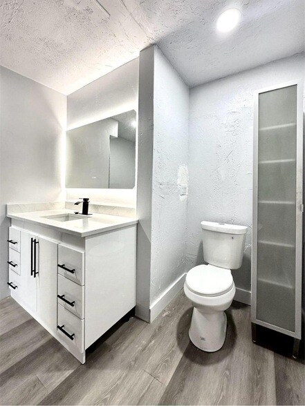 Building Photo - 1455 NE Silver Maple Way
