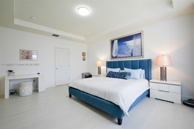 Building Photo - 5182 Eucalyptus Dr
