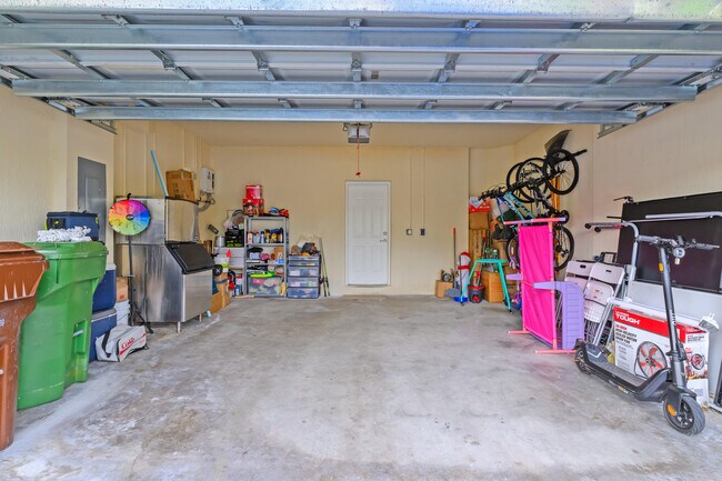 Building Photo - 3526 W 86th Terrace