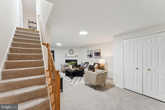 Building Photo - 6316 Chimney Wood Ct