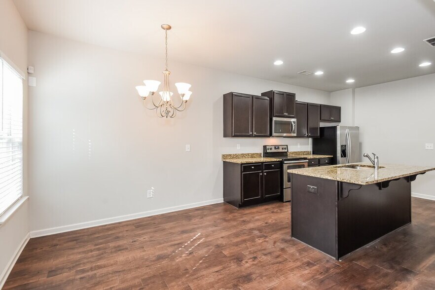 Building Photo - 62 Fern Walk