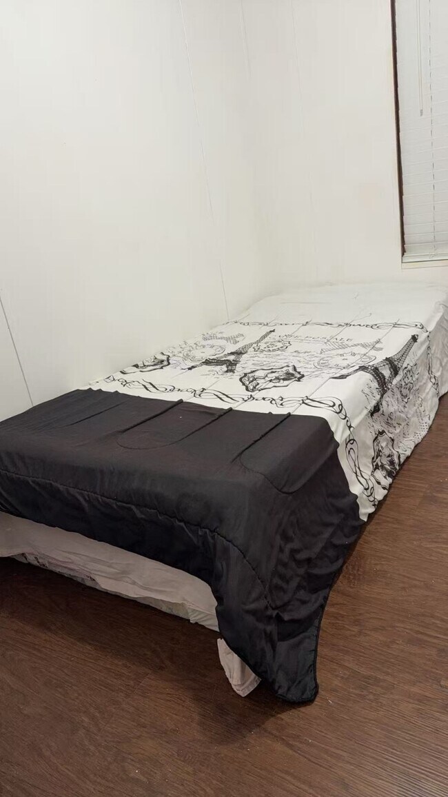 Building Photo - 23430 Bauer Hockley Rd