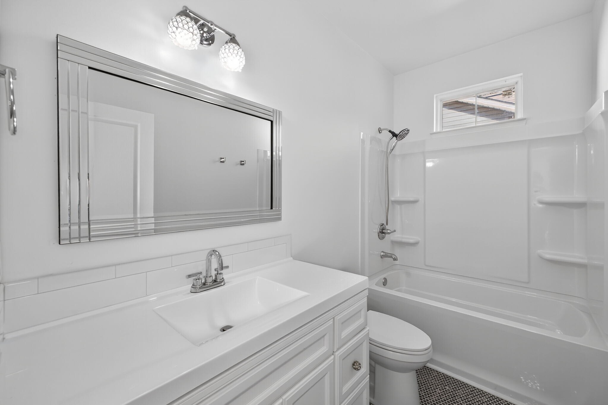 Hall bath - 104 Ivey Mountain Cv