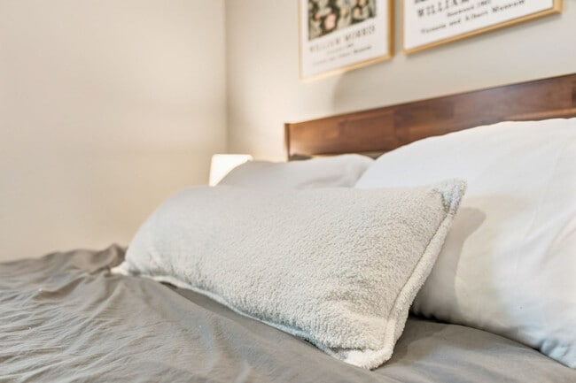 Building Photo - 185 Heights Ave