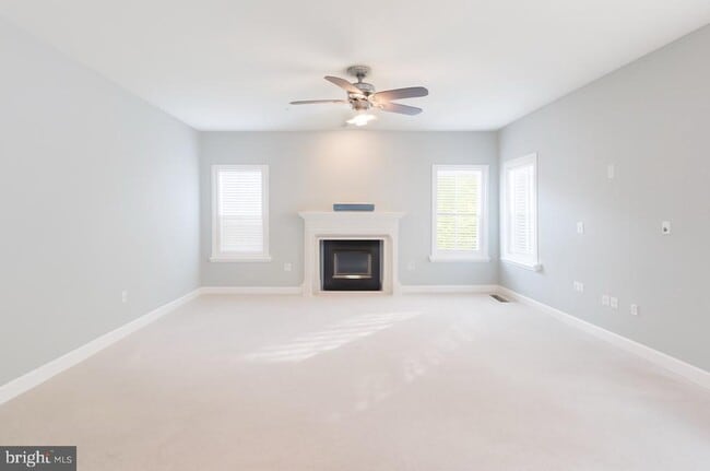 Building Photo - 3164 Lawrin Ct