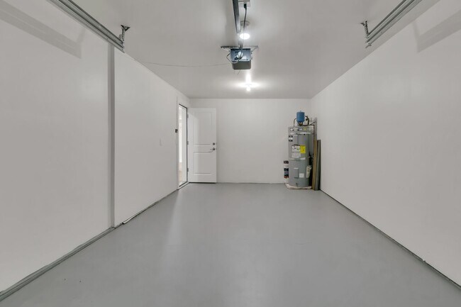 Building Photo - 7143