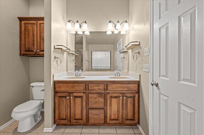 Building Photo - 17029 Woodvine Dr