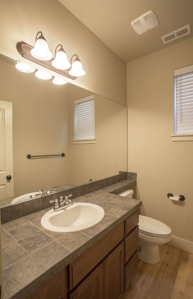 Building Photo - Beautiful 4 Bedroom in Bothell