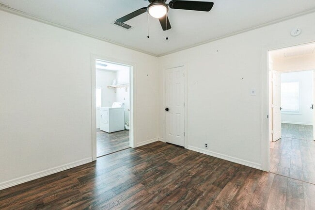 Building Photo - Cute 2 Bedroom Close to Texas Tech