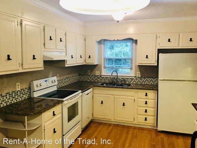 Building Photo - 3 br, 2 bath House - 4710 Beechcroft Drive