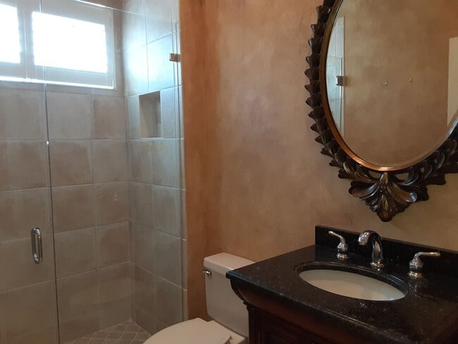 Building Photo - Annual unfurnished 3/2 SFH with pool in The Oaks!