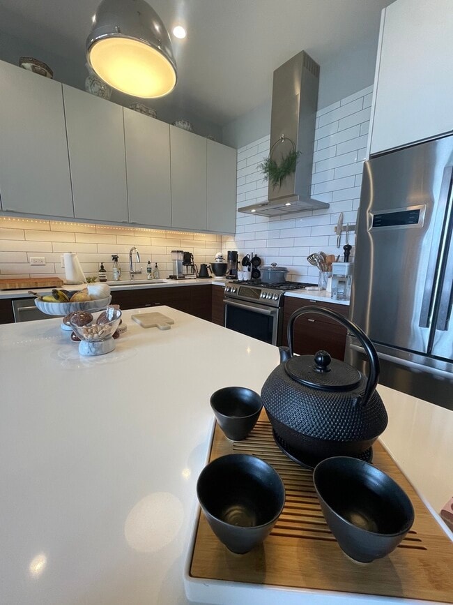 Building Photo - 2848 N Damen Ave