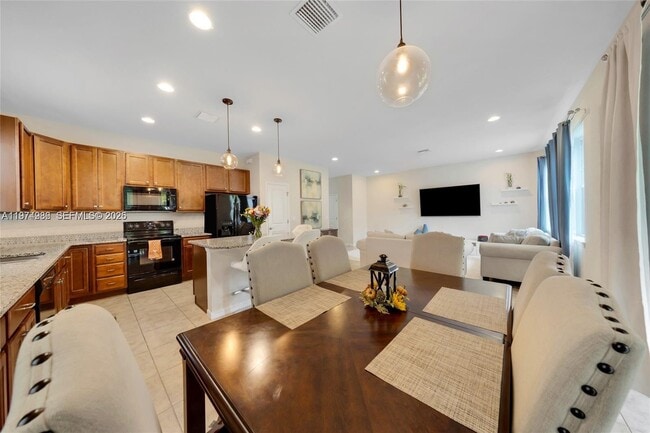 Building Photo - 932 Banyan Dr