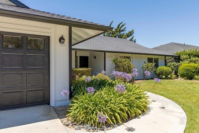 Building Photo - 1304 San Julian Dr