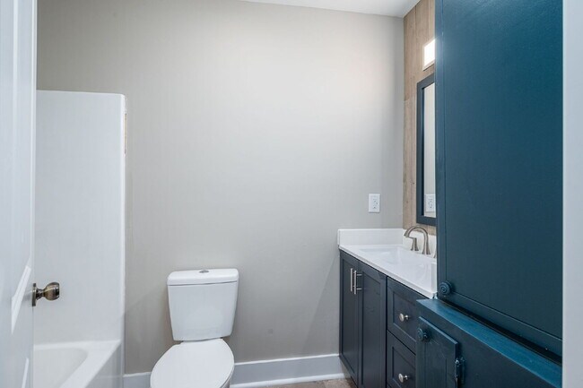 Building Photo - Remarkably Renovated Ranch in the Heart of Maiden!