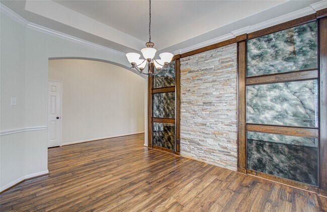 Building Photo - 28666 Pleasant Forest Dr