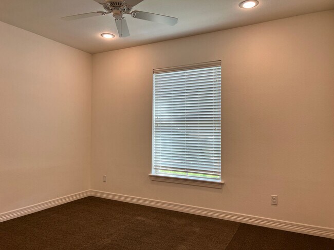 Building Photo - 2976 Elkton Trail