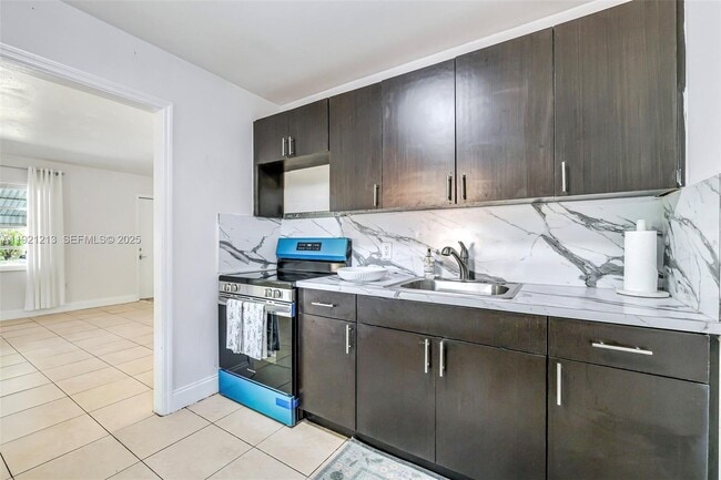 Building Photo - 13590 NW 5th Ave