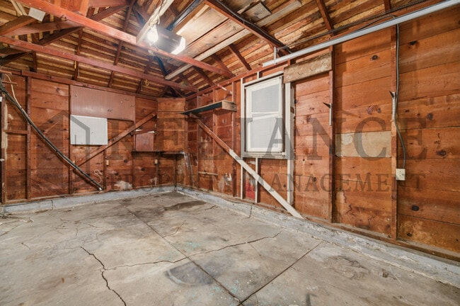 Building Photo - 571 S Roosevelt St