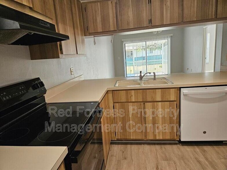 Building Photo - 4031 SW 7th Pl