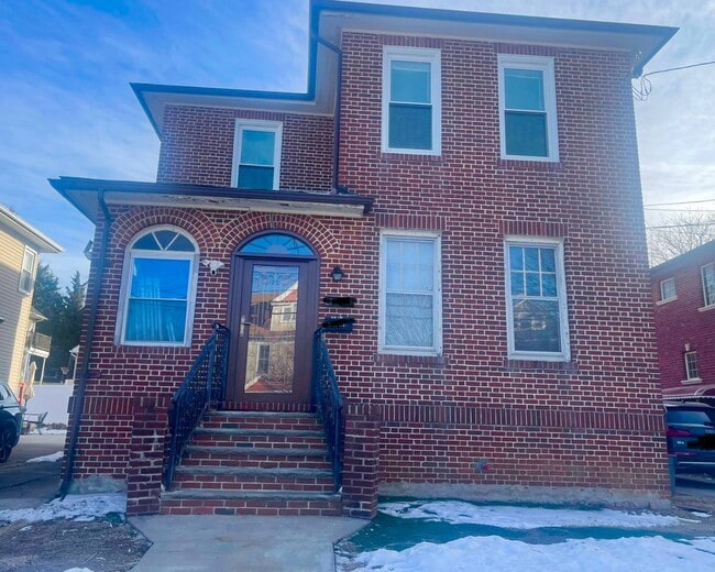 Building Photo - 215-34 36th Ave