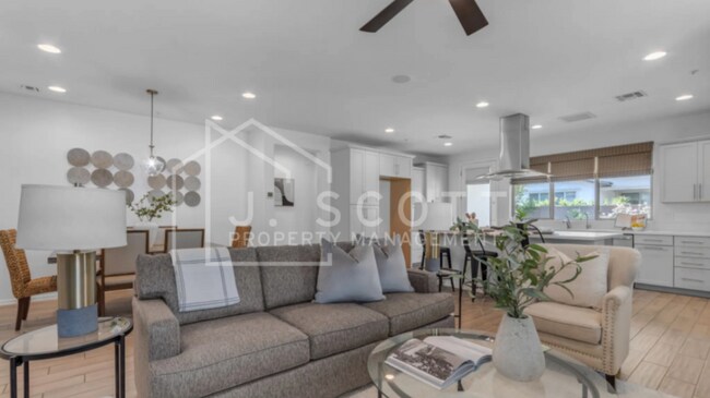 Building Photo - Modern 4-Bedroom Home with Upgraded Kitche...