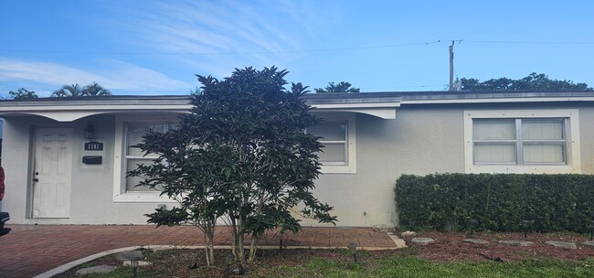 Building Photo - 1141 N 70th Way