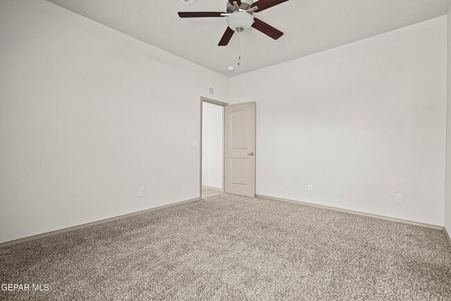 Building Photo - 12049 Hidden Gdns