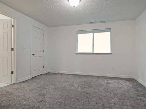 Building Photo - 9485 Fairway View Dr S