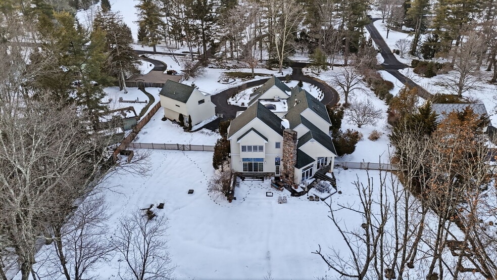 Building Photo - 244 Mathers Rd