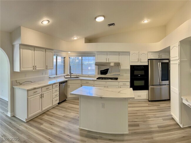Building Photo - 1740 Camara Dr