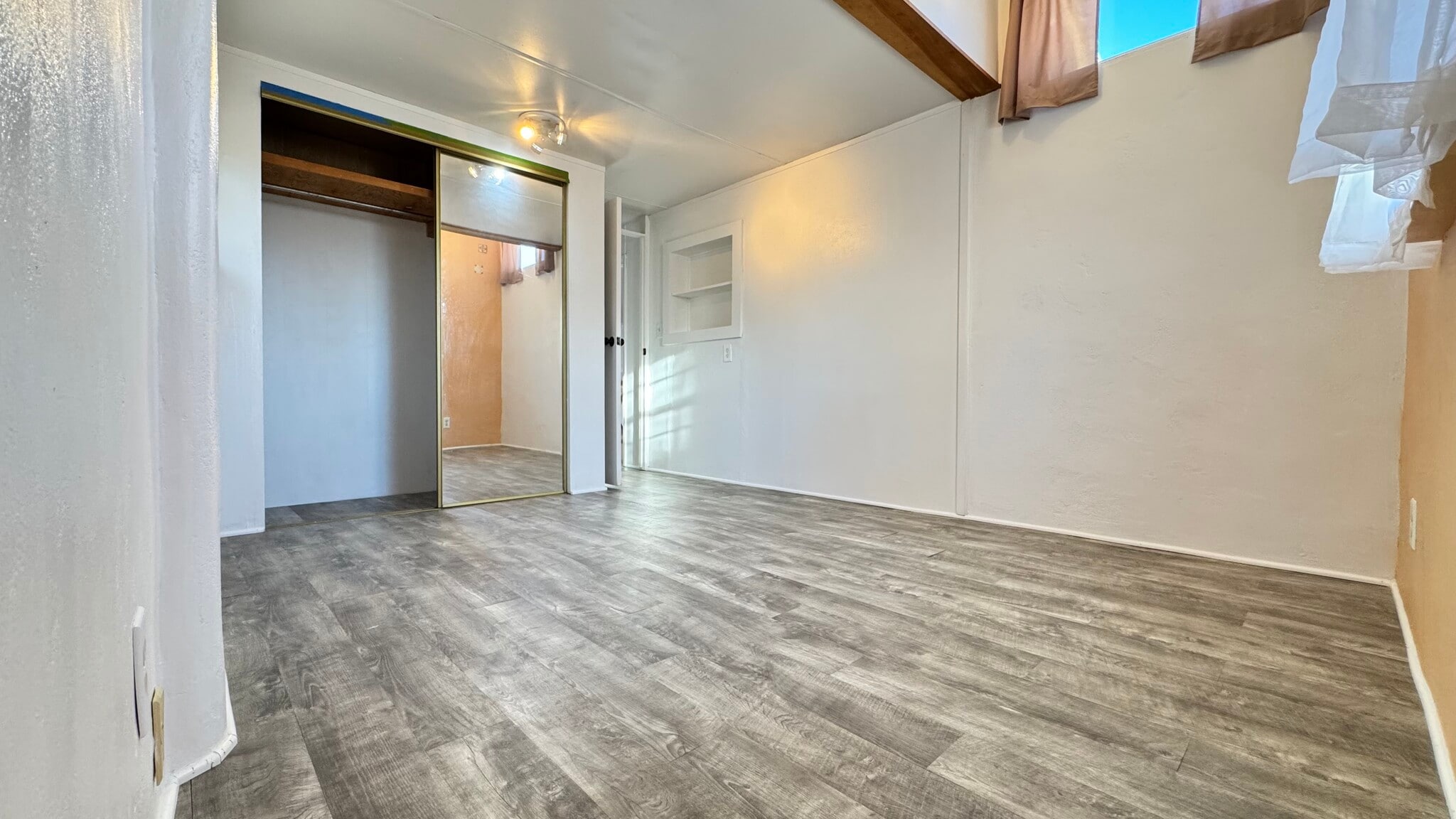 Building Photo - 4910 Nicholas Pl