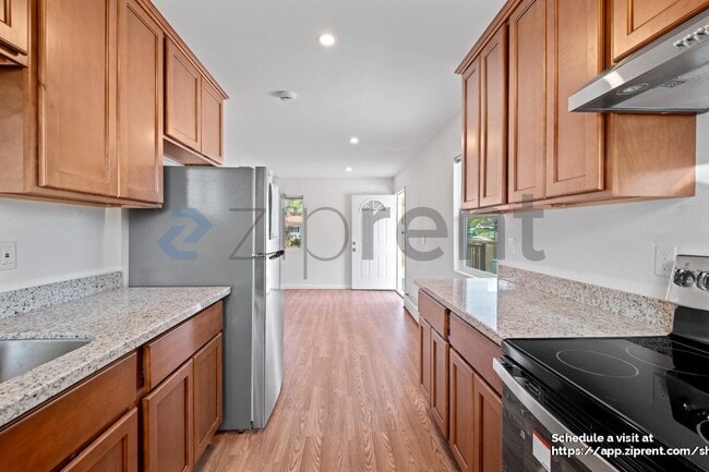 Building Photo - 3721 Northridge Dr