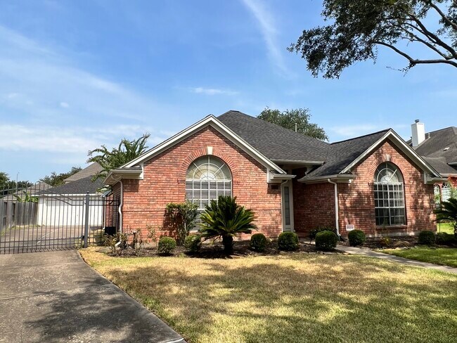 Building Photo - 1718 Berkoff Dr