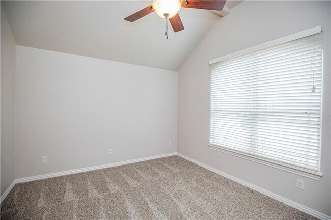 Building Photo - 6105 S 38th St