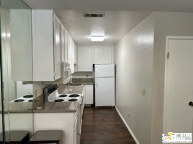 Building Photo - 2810 N Arcadia Ct