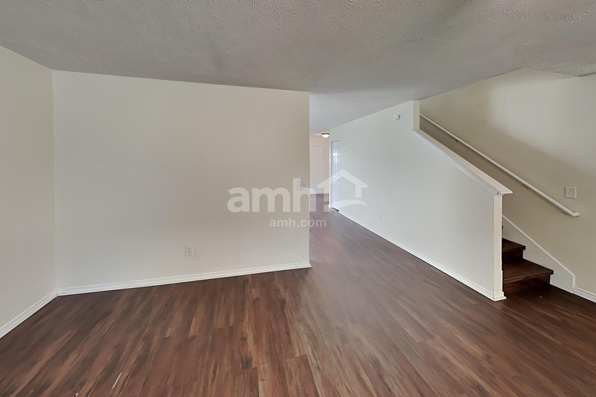 Building Photo - 2651 Sutherland Dr