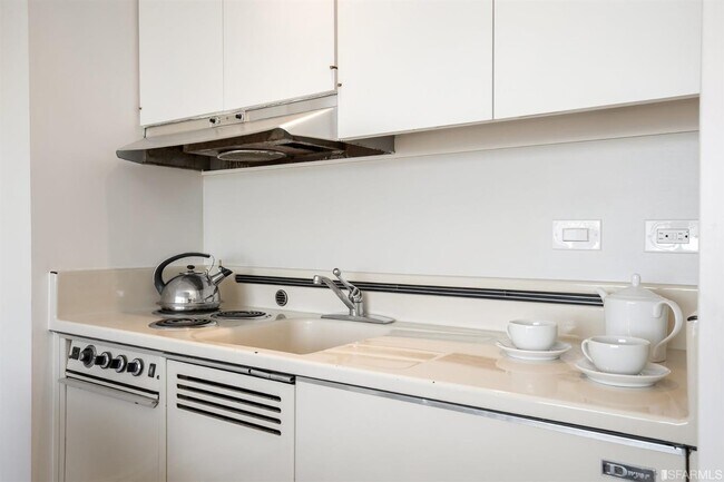 Building Photo - 1050 North Point St