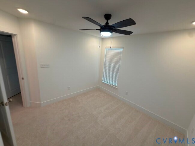 Building Photo - 15363 Sunray Aly